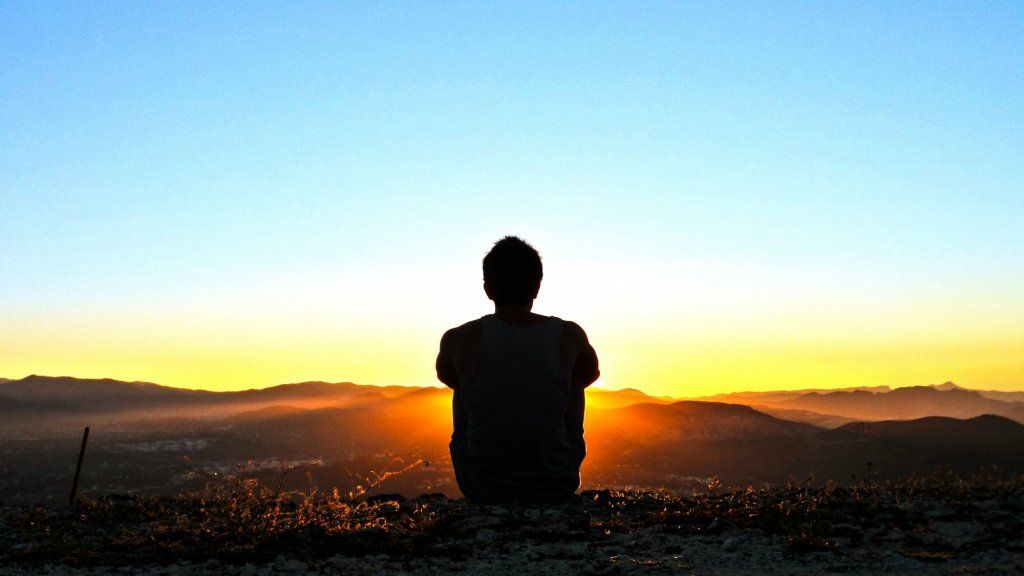 10 indicaciones de meditación que te desafiarán a pensar en grande