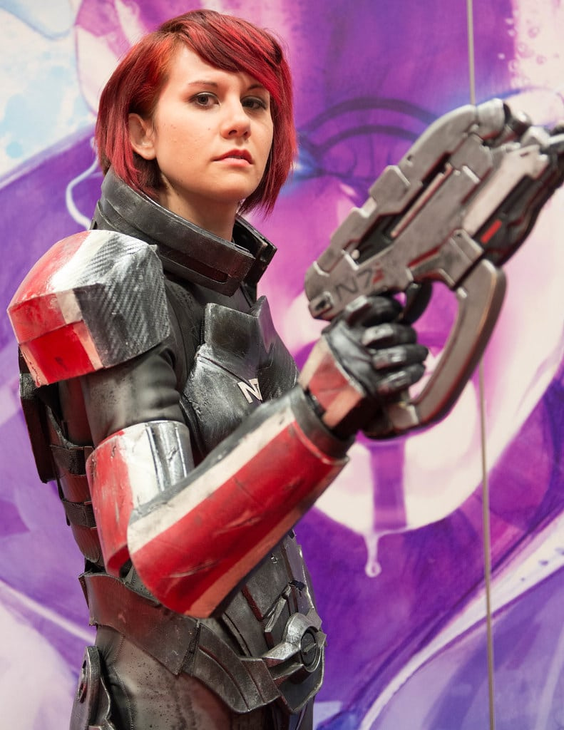 La veritat nua de Holly Conrad: marit, divorci, valor net